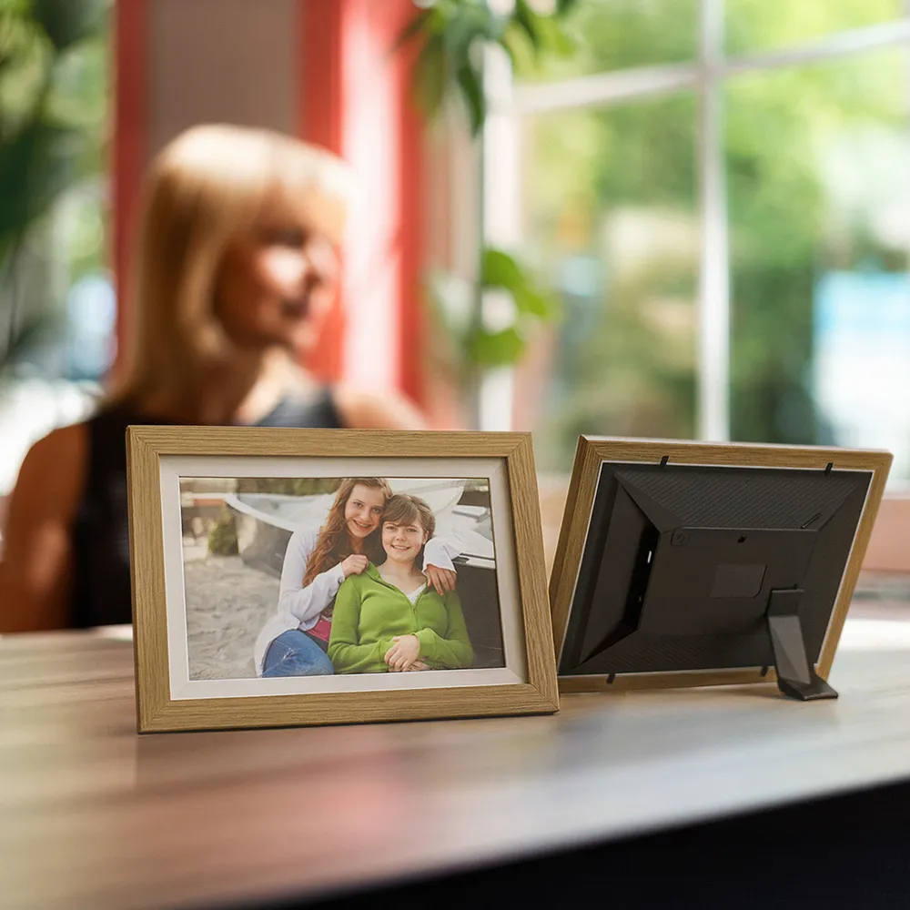 Digitálny fotorámik Wozinsky WRC-32 10,1" s aplikáciou Frameo 32 GB – svetlohnedý – Obrázok 6